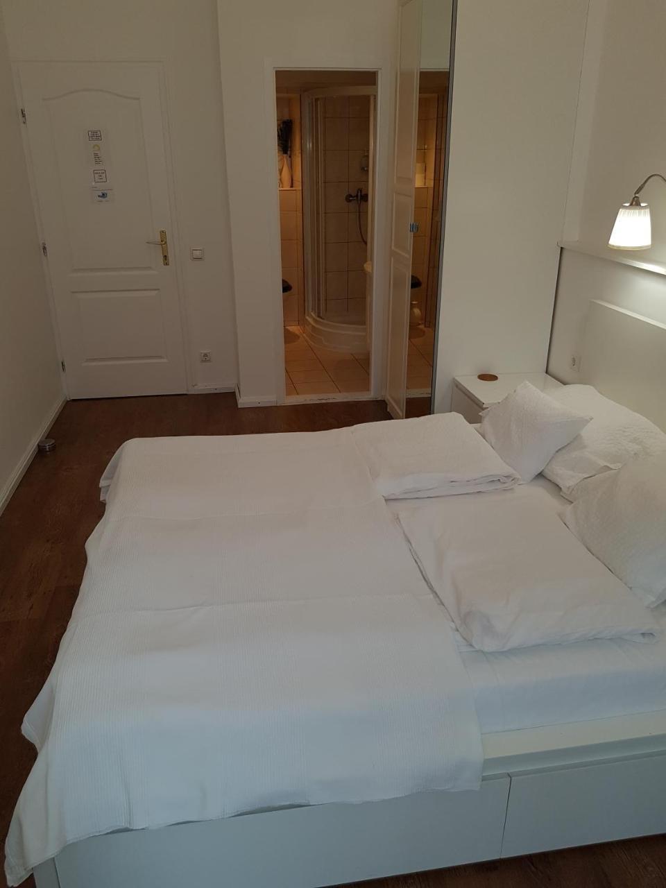 בודפשט Connection Guesthouse מראה חיצוני תמונה